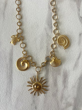 Cargar imagen en el visor de la galería, Buyé charm necklace