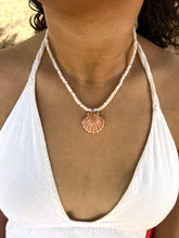 Cargar imagen en el visor de la galería, Lai collar de concha