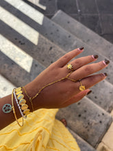 Cargar imagen en el visor de la galería, Flor maga bangle
